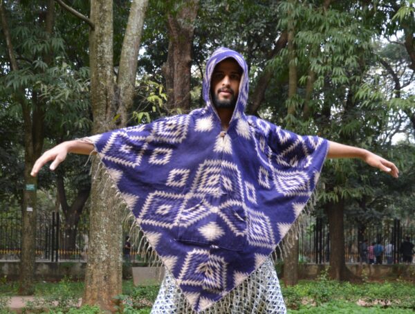 Blue Aztec print hippie poncho - Image 4