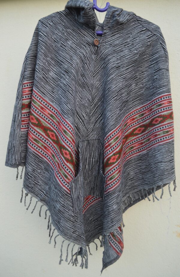 Grey&red strips aztec printed poncho - Image 5